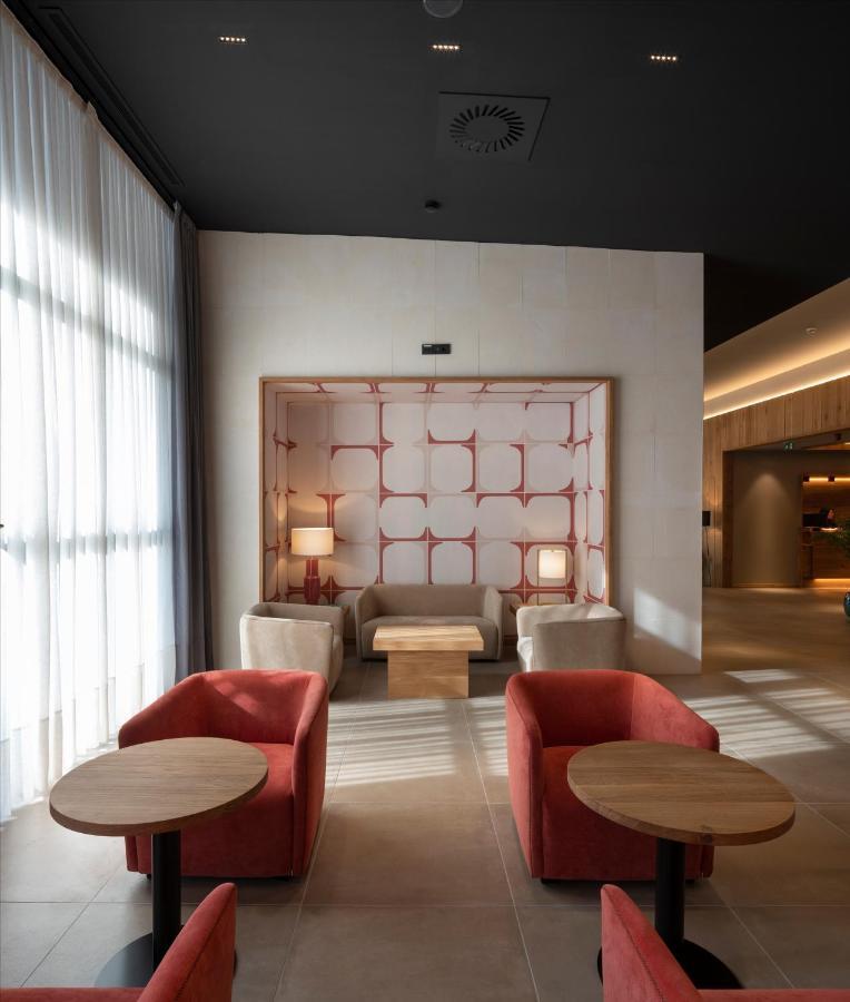 Hotel Ciudad De Логроньо Экстерьер фото