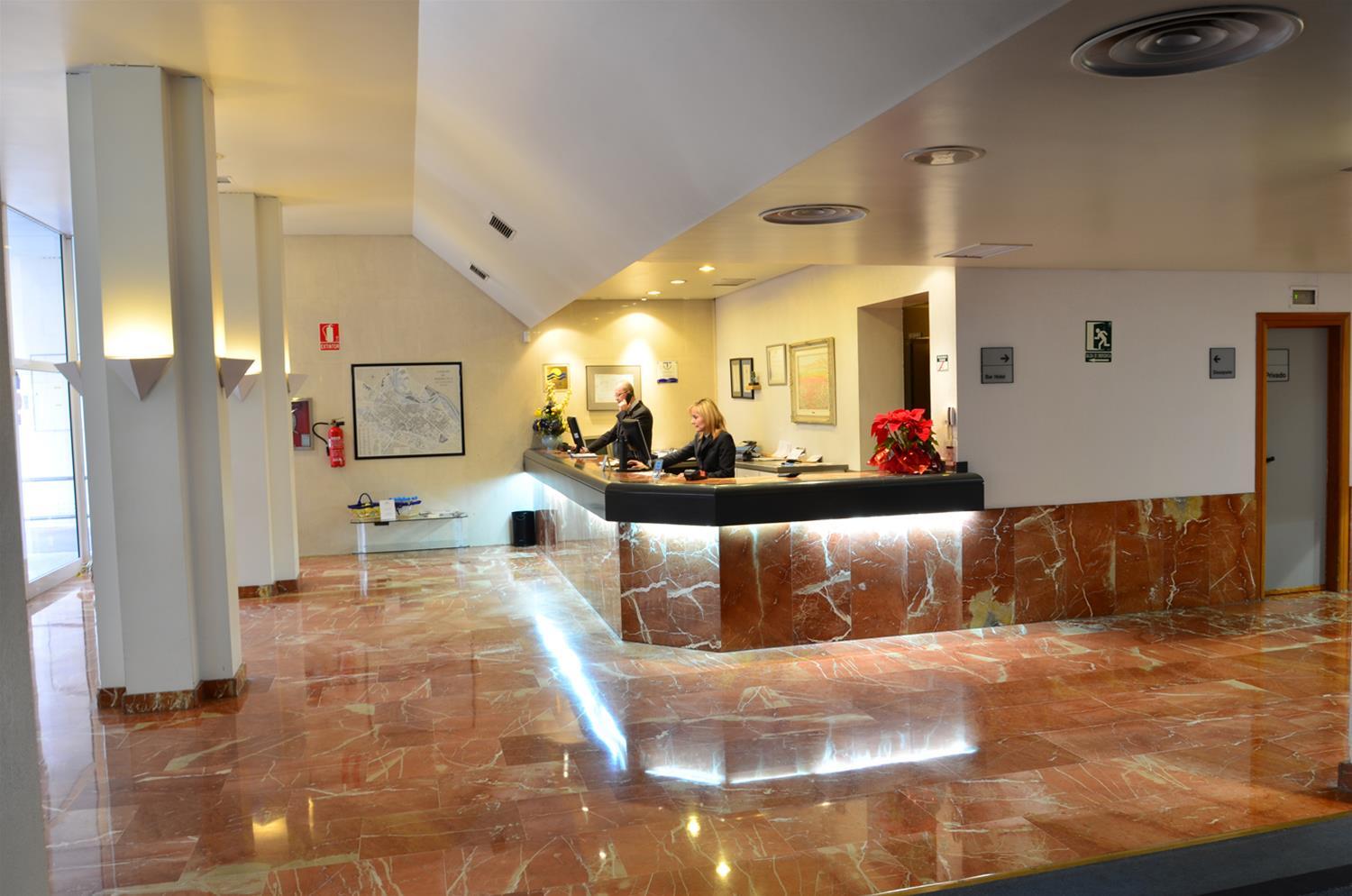 Hotel Ciudad De Логроньо Экстерьер фото